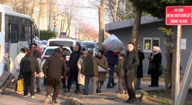 İstanbula gelen depremzedeler Sancaktepede yurda yerleştiriliyor