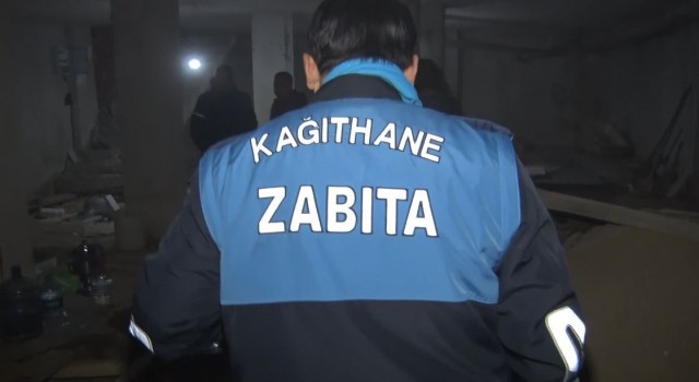 İstanbulda akılalmaz olay: Zemine 1.5 metrelik kaçak kat indi