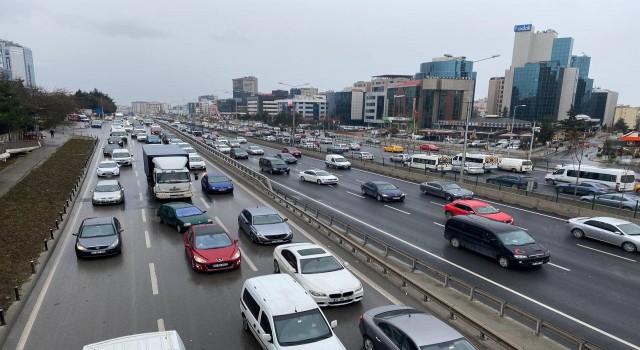 İstanbulda hafta sonu trafikte yağmur yoğunluğu
