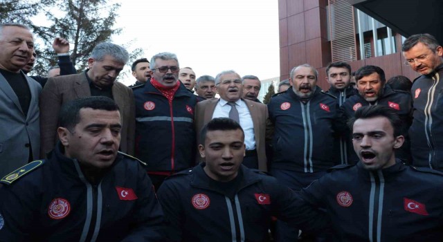 İtfaiye ekiplerini karşılayan Büyükkılıç: Duygusal olmamak için taş olmak lazım