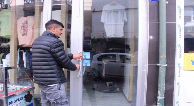 İyilik için dükkana kilit vurdu