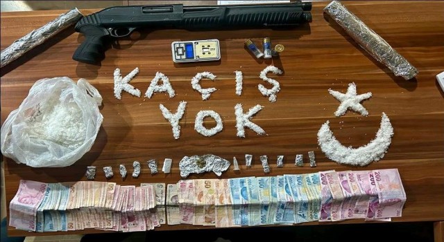 İzmir polisi uyuşturucu tacirlerini ŞUTladı