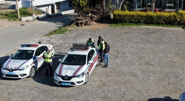 İzmirde jandarmadan ‘İHAlı trafik denetimi