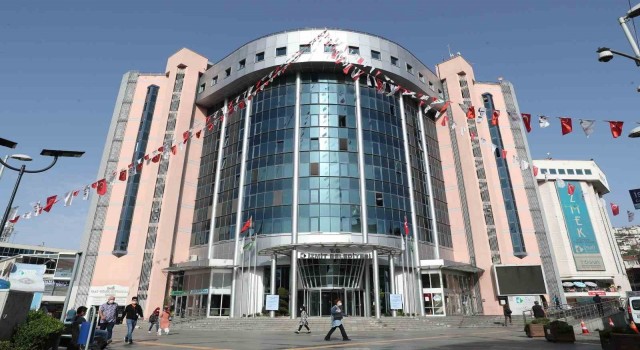 İzmit Belediyesinden deprem bölgesine yardım kampanyası