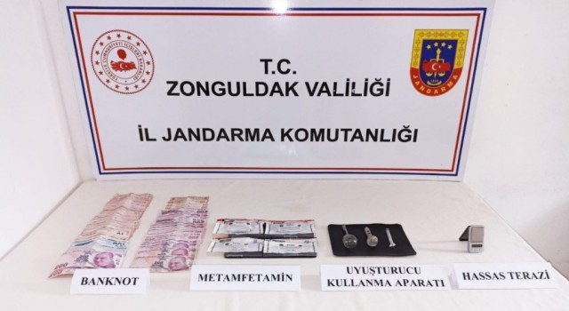 Jandarmadan uyuşturucu operasyonu: 3 tutuklu