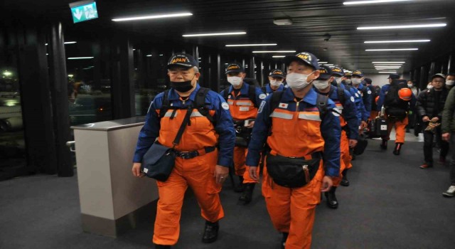 Japon arama kurtarma ekibi Türkiyeye geldi