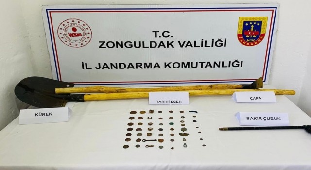 Kaçak kazı yaparken suçüstü yakalandılar