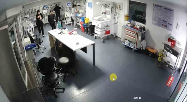 Kaçmak yerine yeni doğan bebekleri korudular