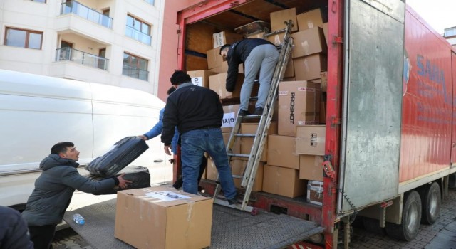 Kağıthaneden deprem bölgesine 60 tır dolusu yardım gitti