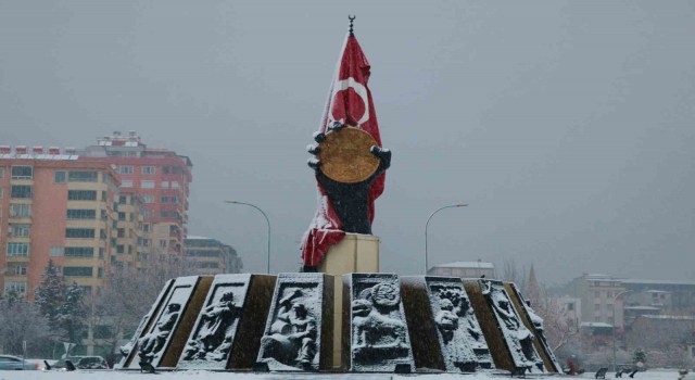 Kahramanmaraş beyaz örtüye büründü