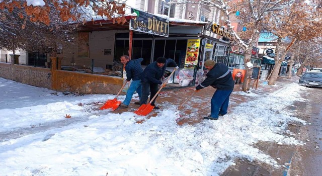 Kahramanmaraş Elbistanda kar etkili oldu
