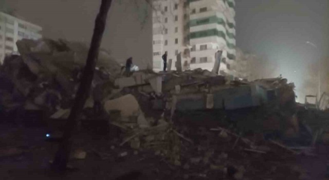 Kahramanmaraşta 7.6 büyüklüğünde deprem