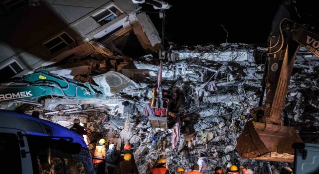 Kahramanmaraşta 87 saat sonra enkazdan evli çift sağ çıkarıldı