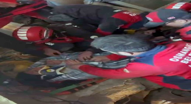 Kahramanmaraşta bir genç kız daha kurtarıldı