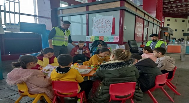 Kahramanmaraşta hastanede kalan çocuklara yönelik etkinlikler düzenleniyor