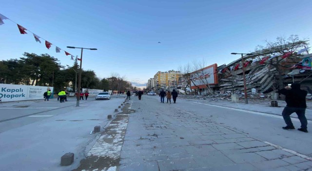 Kahramanmaraşta Trabzon Bulvarı yerle bir oldu