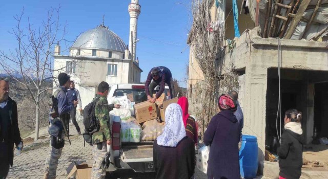 Kahramanmaraşta yardım malzemeleri depremzedelere ulaştırılıyor