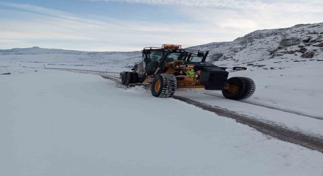 Kar yağışının etkili olduğu Afyonkarahisarda kapalı köy yolu yok