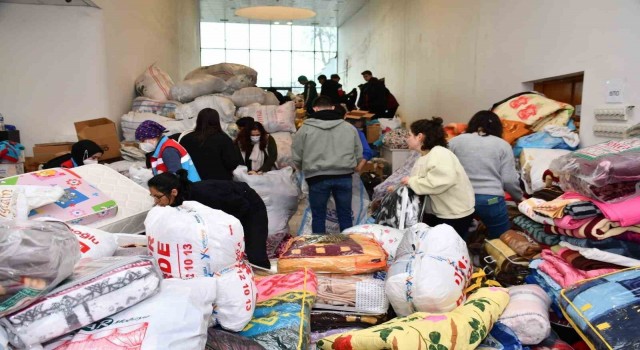 Karabükten deprem bölgesine yardımlar sürüyor