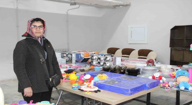 Karamanda depremzedeler için yardımlar devam ediyor