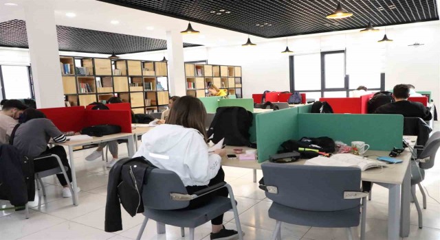 Karamanda Genç Ofis gençlerin uğrak noktası oldu