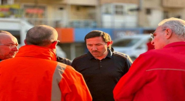 Karatay Belediyesi yaraları sarmak için Hatayda