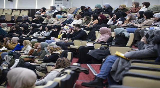 Karatayda “Afet Sonrası Çocuklara Nasıl Yaklaşmalıyız” eğitim semineri düzenlendi
