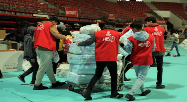 Karataydan Hataya 48 tır yardım malzemesi