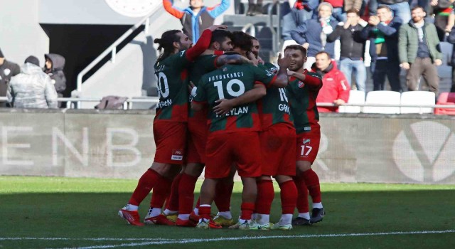 Karşıyaka, zirveye yaklaşmak istiyor