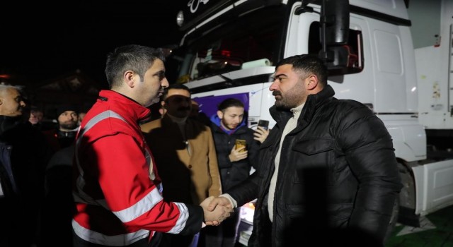 Kartal Belediyesinin yardım tırları, deprem bölgelerine hareket etti