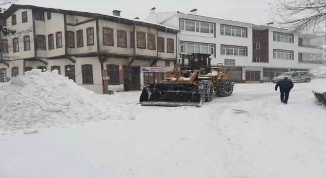 Kastamonuda 318 köy yolunu ulaşım sağlanamıyor