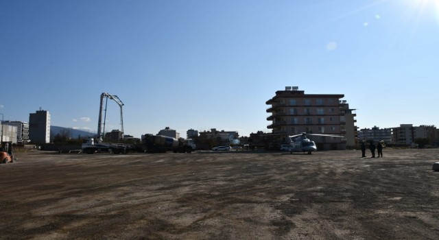 Katar tarafından yapılan sahra hastanesi ve çadır kent kurulumu hızla ilerliyor