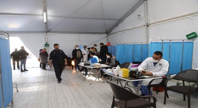 Katarın kurduğu sahra hastanesi depremzedelere şifa veriyor