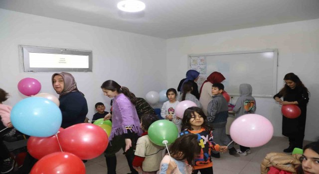 Kayseri Büyükşehirin depremzedelere manevi desteği sürüyor