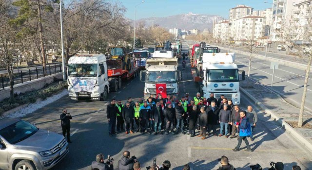 Kayseride belediyelerin deprem bölgesine yardımları sürüyor