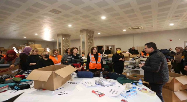 Kepez Sosyal Yardım Merkezinden depremzedeler için yardım kampanyası