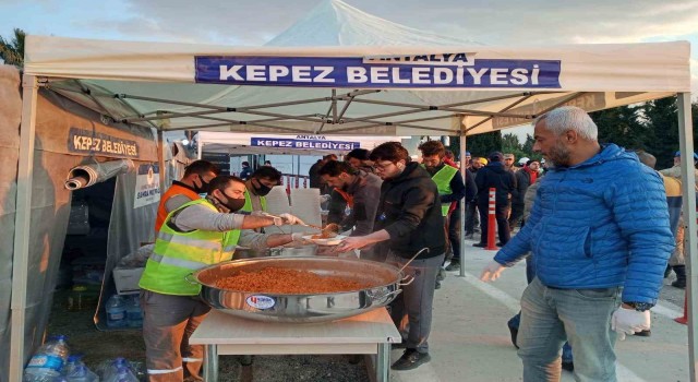 Kepezin 8 Sahra Mutfağından günde 30 bin kişiye sıcak yemek