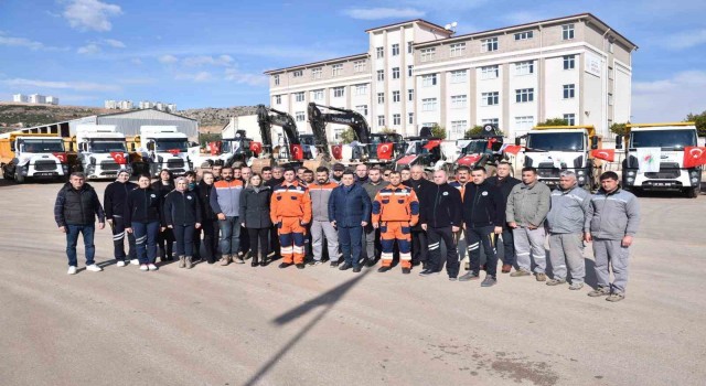 Kepezin ekipleri deprem bölgesi için yolda
