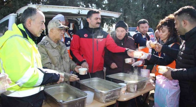 Kırıkkale Valisinden depremin merkez üssü Pazarcıktan açıklama