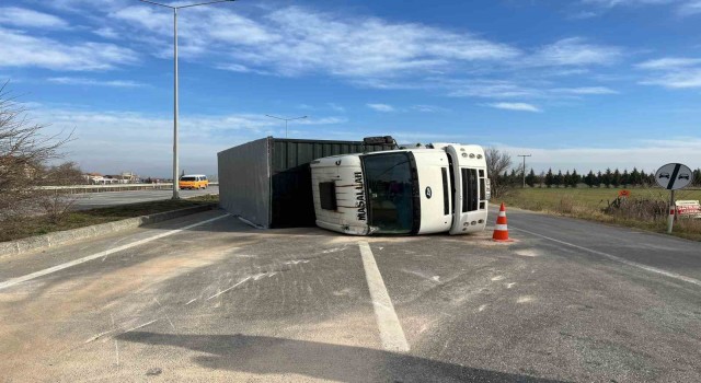 Kırklarelinde tır ile otomobil çarpıştı: 4 yaralı
