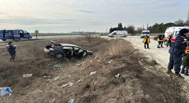 Kırklarelinde trafik kazası: 3 yaralı
