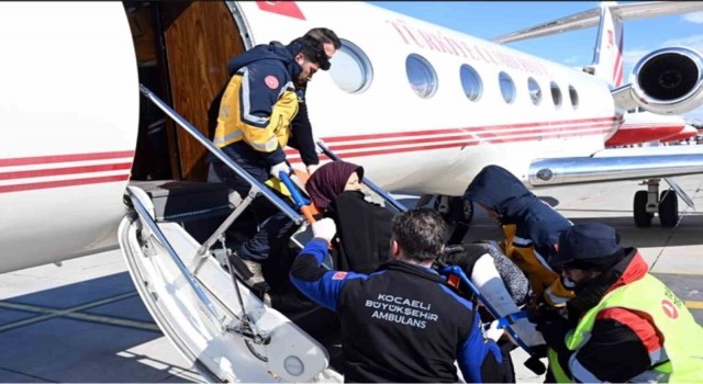 Kocaeli Büyükşehirin ambulansları depremzedelerin hizmetinde
