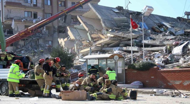 Kocaeliden gelen ekip acı gerçeği ortaya çıkardı: Binalarda deniz kumu kullanılmış