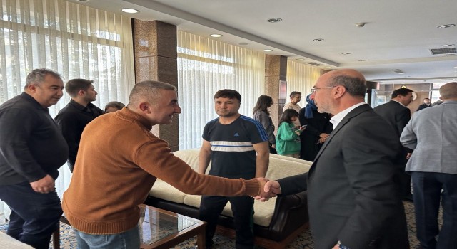 Konyada belediye başkanları depremzedelerle buluştu