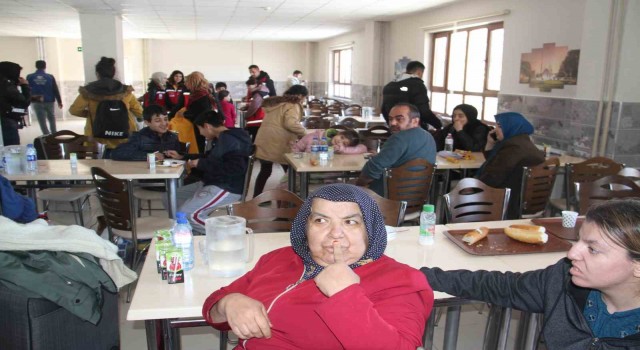 Konyada depremzedeler yurtlara yerleştirilmeye başlandı