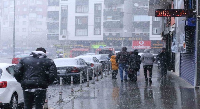 Konyada kar yağışı yeniden başladı