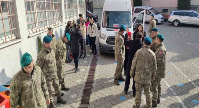Kosovadan Türkiyeye yardım taşıyan konvoy yola çıktı