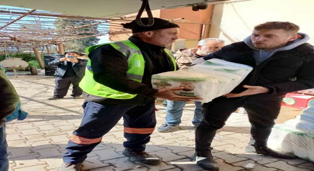 Köy Muhtarları Derneğinden depremde dayanışma örneği