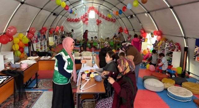 Köy yaşam merkezi çadıra kuruldu, anne ve çocuklar hayata döndü
