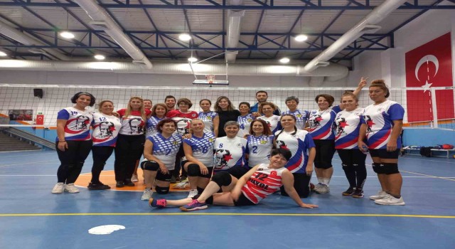 Köyceğiz kadın voleybol takımları Cumhuriyet Kupasına hazırlanıyor
